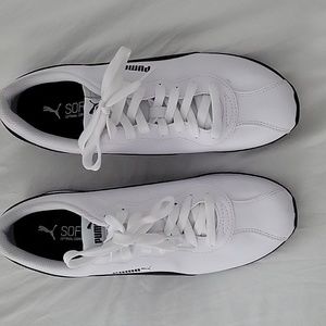 Brand new never worn puma sneakers
